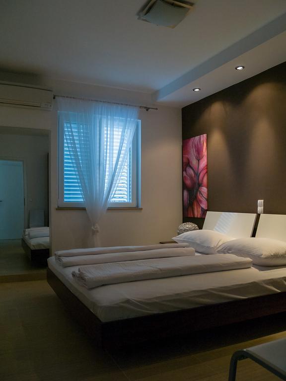 Apartments Marco Polo Banjol Chambre photo