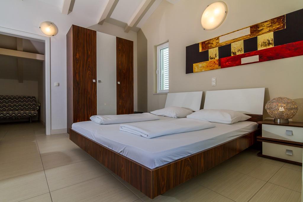 Apartments Marco Polo Banjol Chambre photo